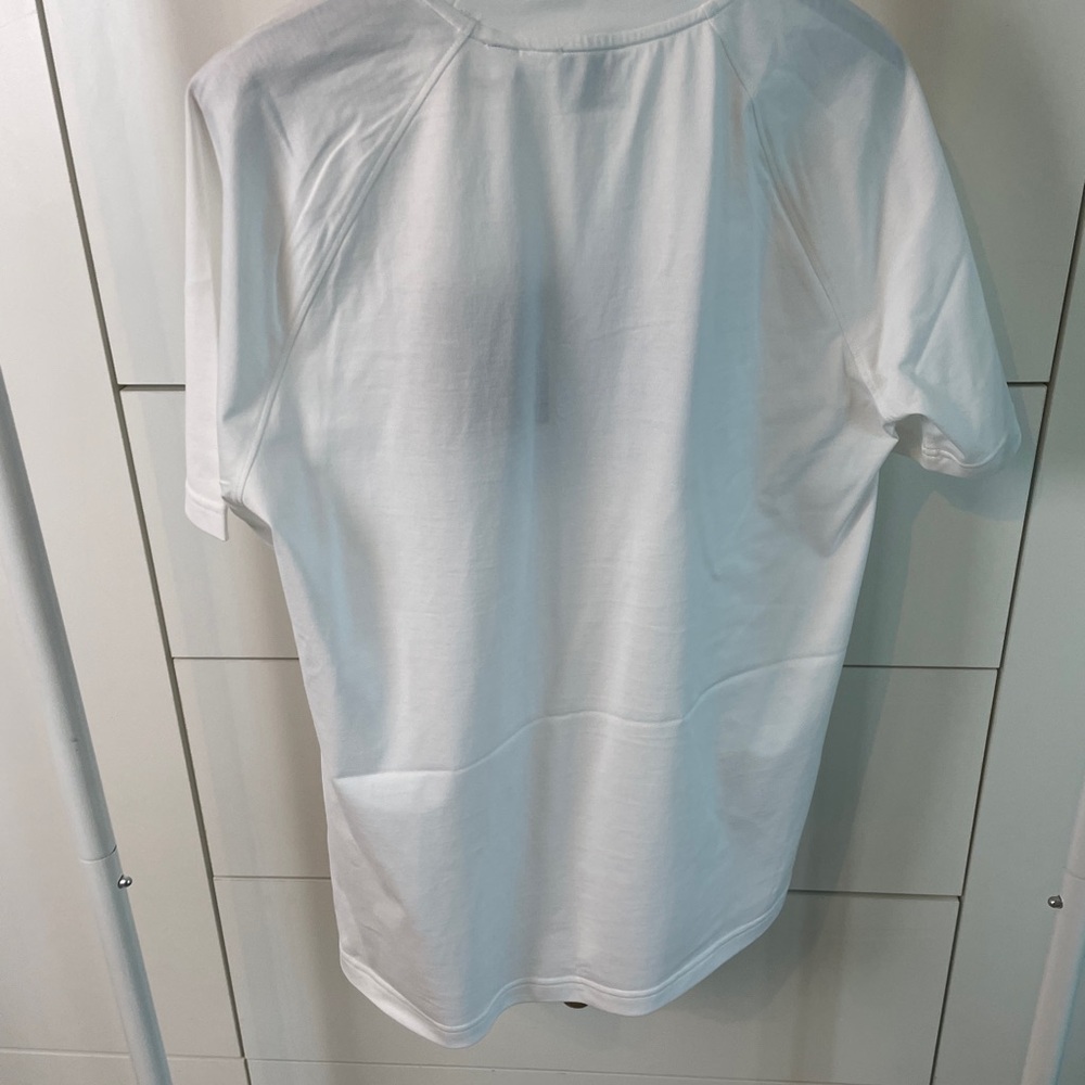 Burberry women’s brand new tshirt L - Picture 4 of 5